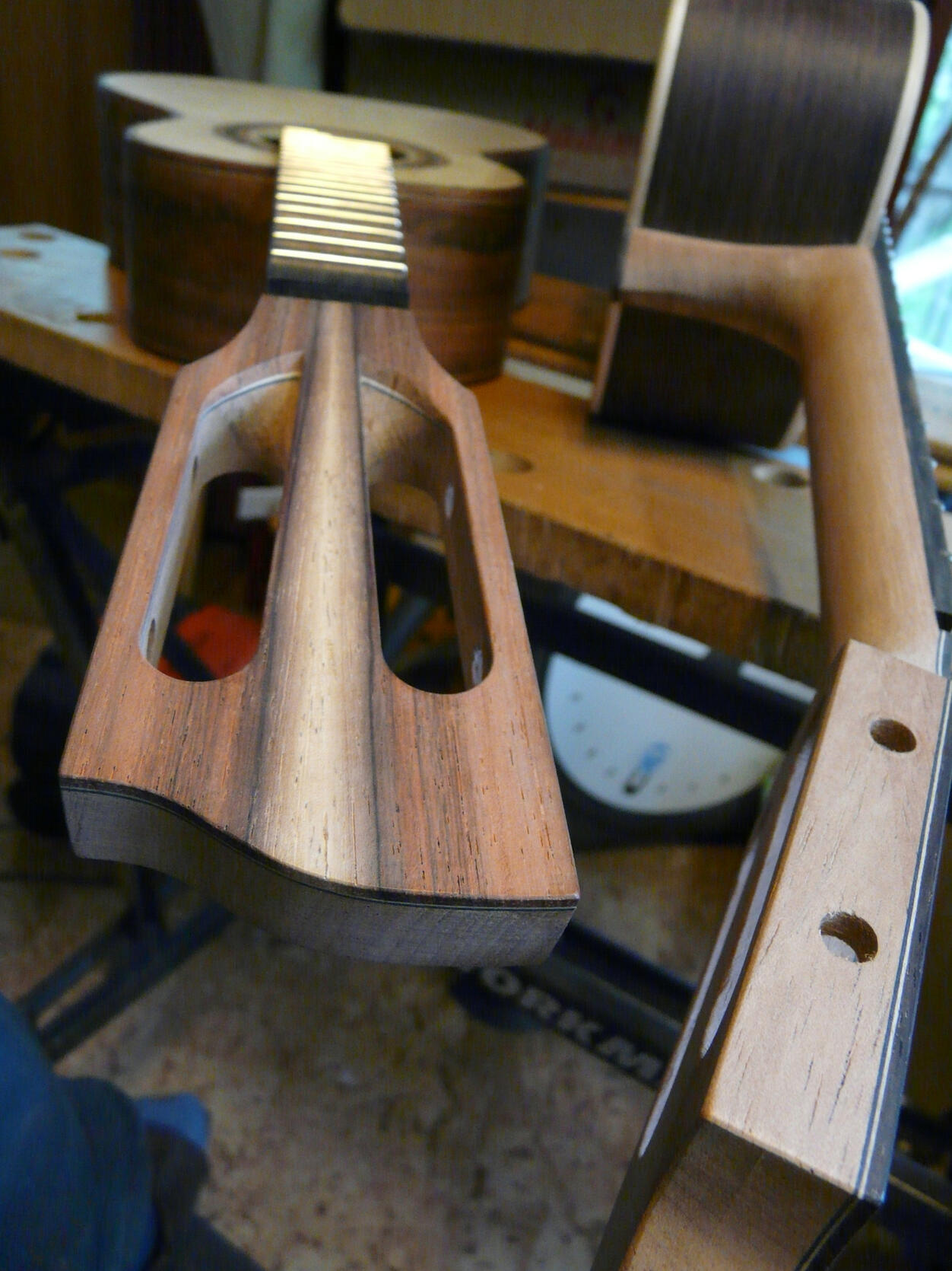 cavaquinho necks